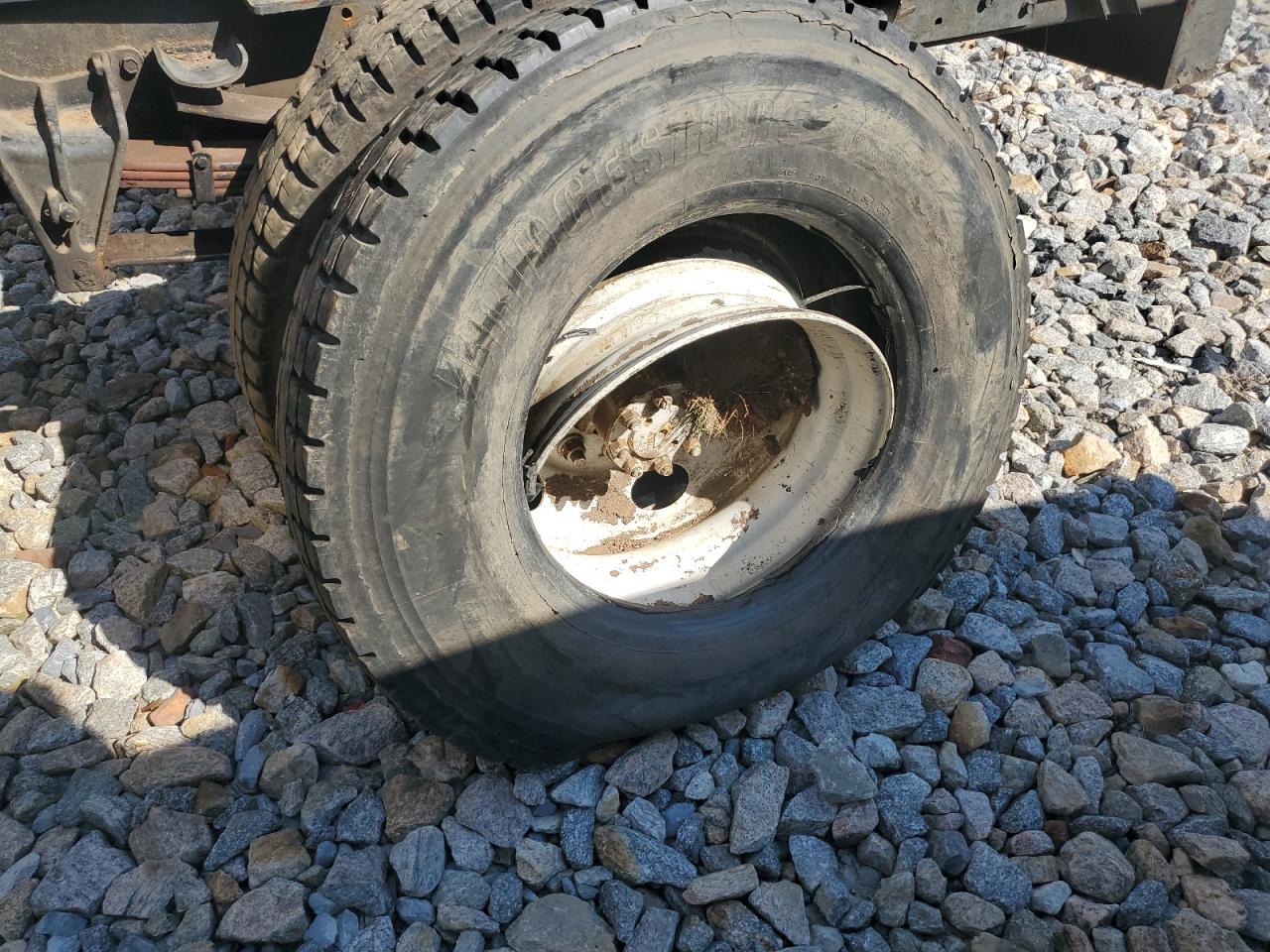 International 4700 4700 Image 9