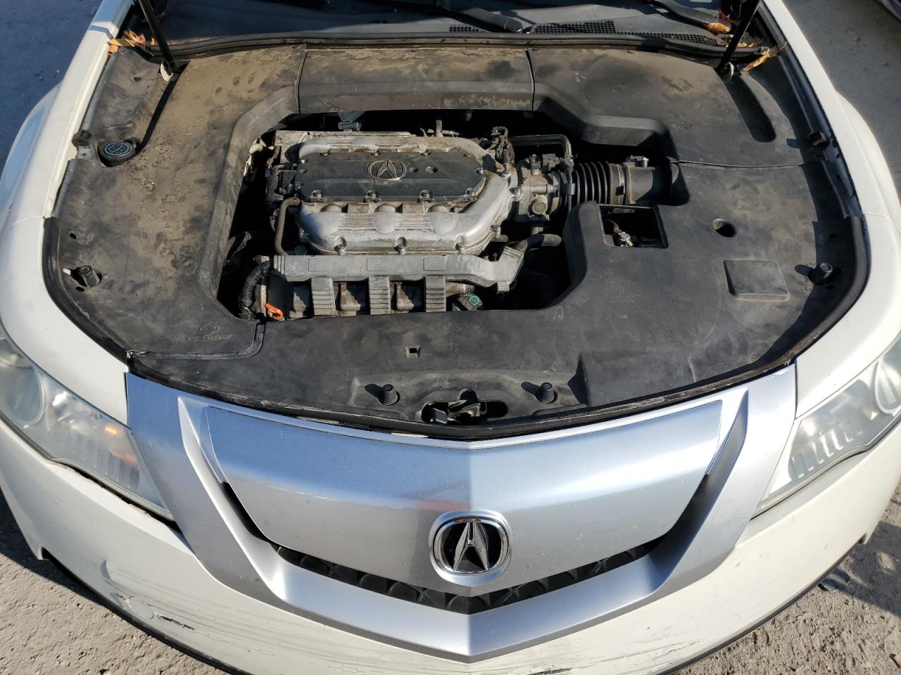 Acura TL Image 11