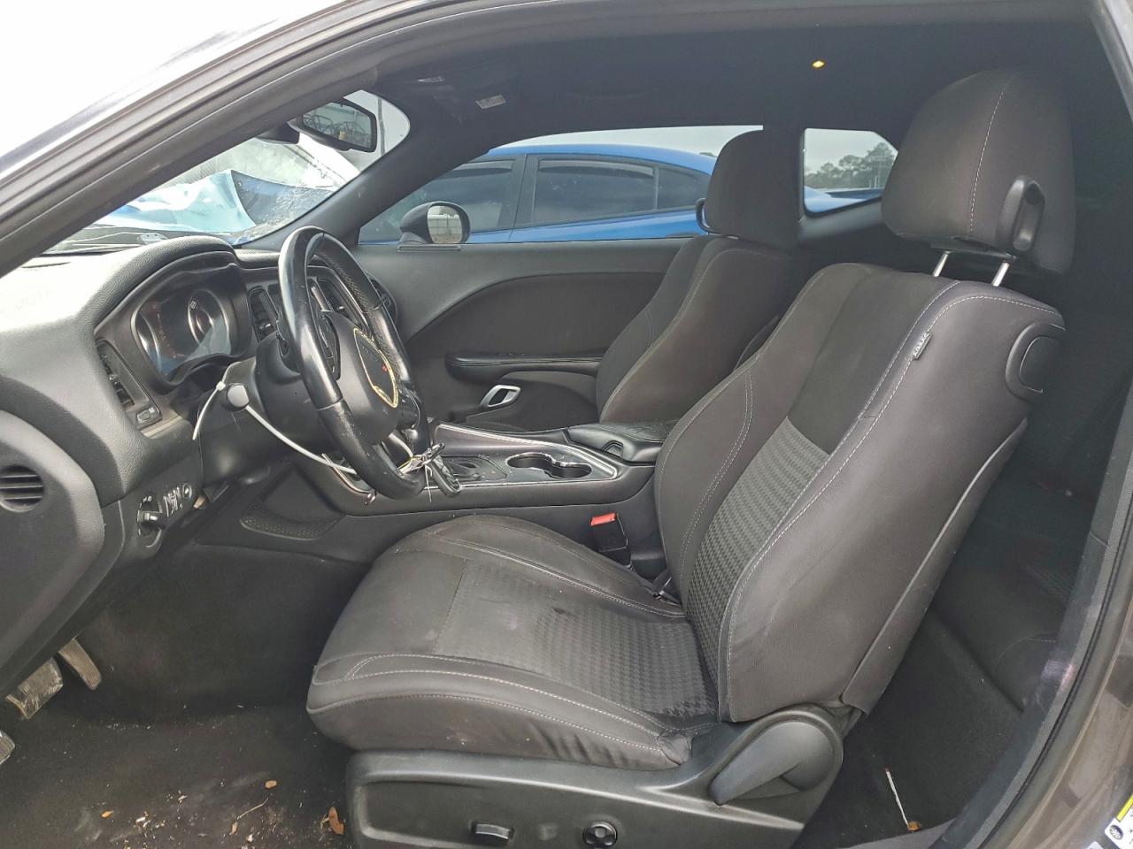 Dodge Challenger Sxt Image 9