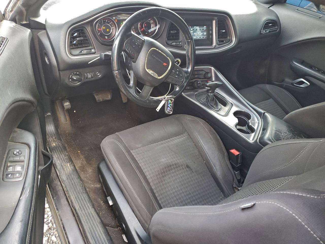 Dodge Challenger Sxt Image 7