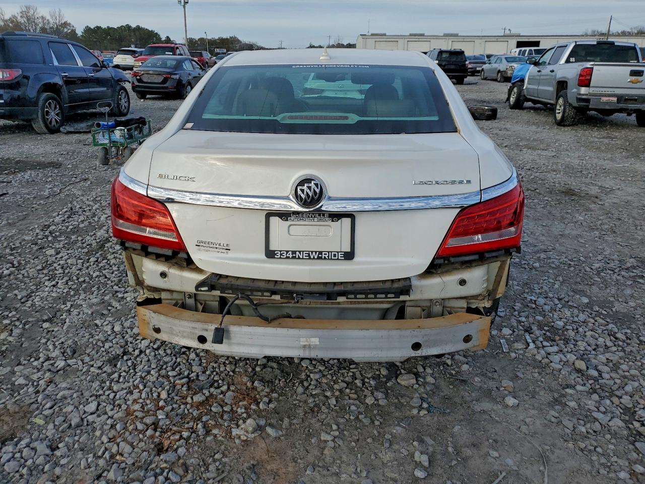 Buick LaCrosse Touring Image 2