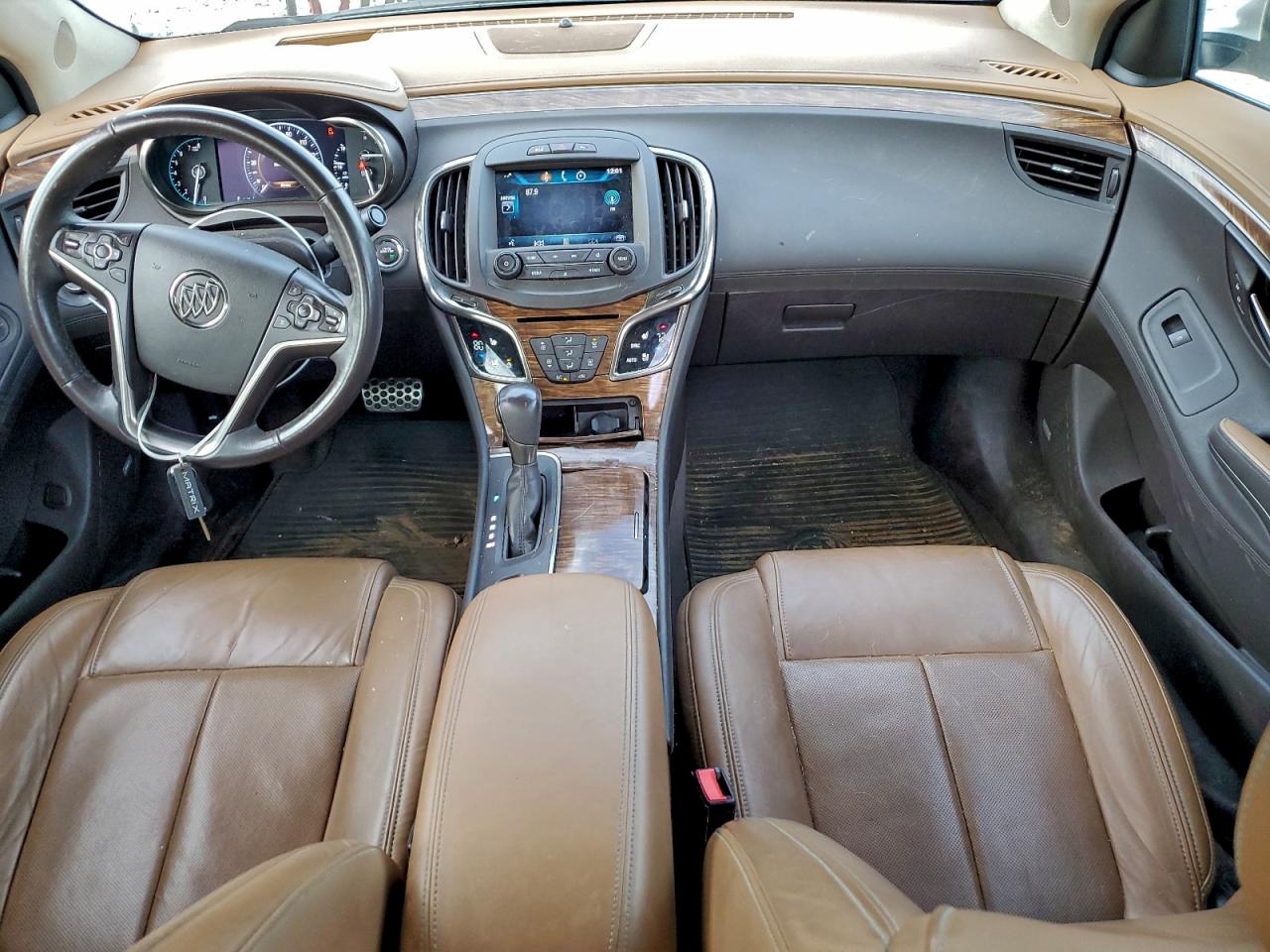 Buick LaCrosse Touring Image 12