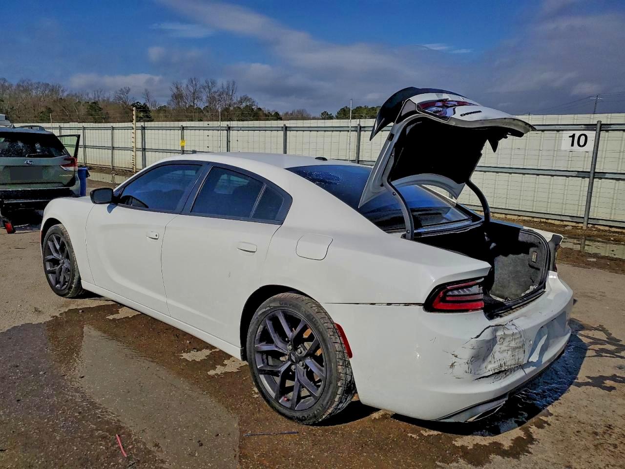 Dodge Charger Sxt Image 8