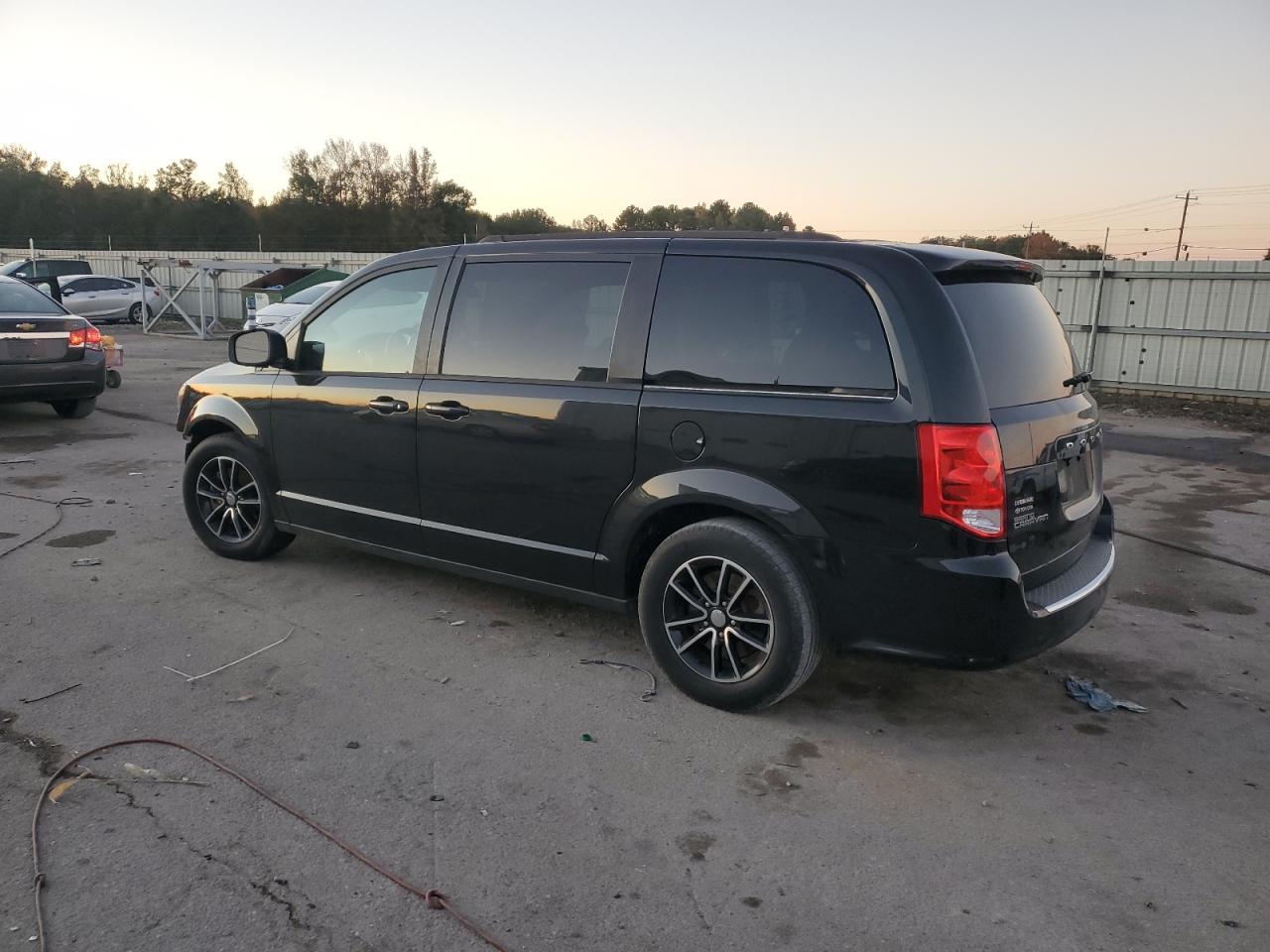 Dodge Caravan Gt Image 2