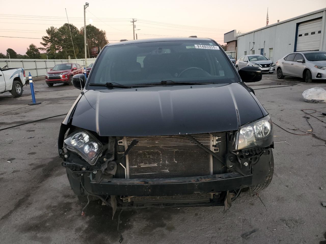 Dodge Caravan Gt Image 3